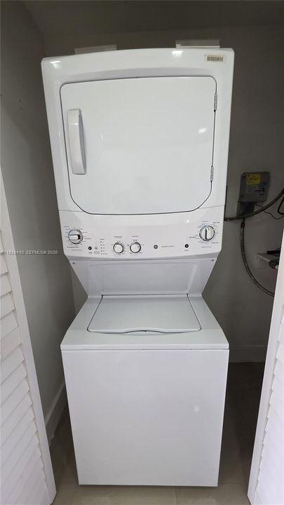 For Rent: $2,250 (2 beds, 2 baths, 856 Square Feet)