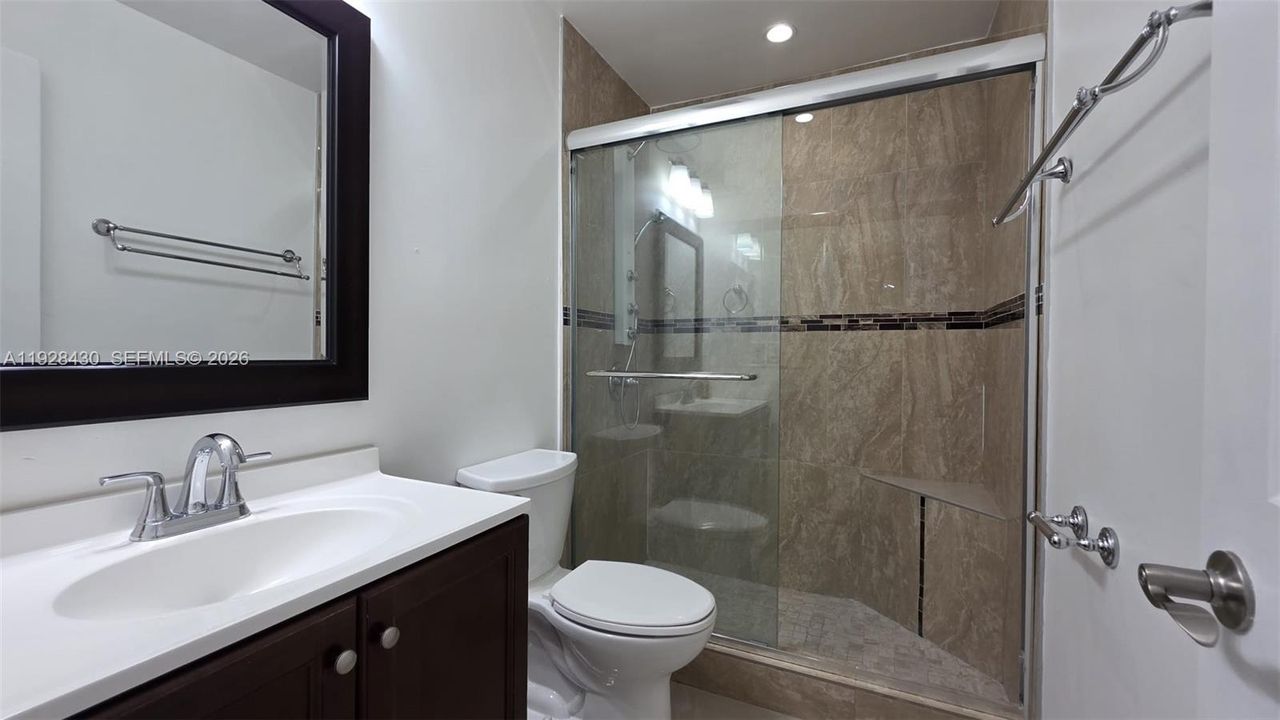 For Rent: $2,250 (2 beds, 2 baths, 856 Square Feet)