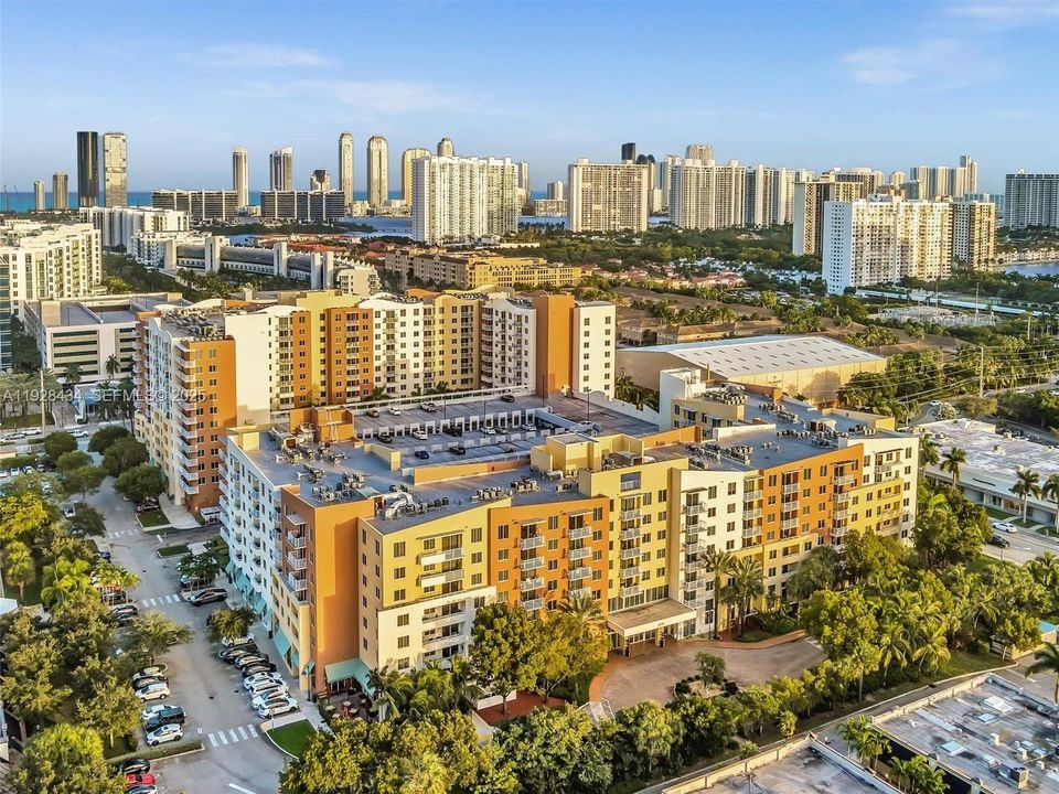 For Rent: $2,975 (2 beds, 2 baths, 1179 Square Feet)