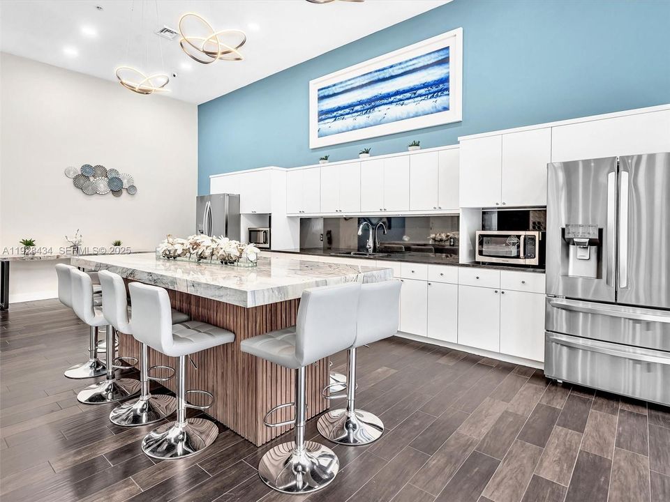 For Rent: $2,975 (2 beds, 2 baths, 1179 Square Feet)