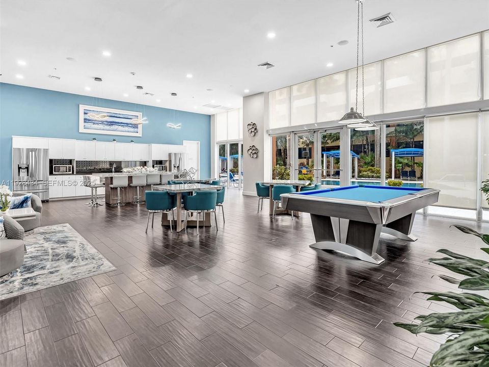 For Rent: $2,975 (2 beds, 2 baths, 1179 Square Feet)