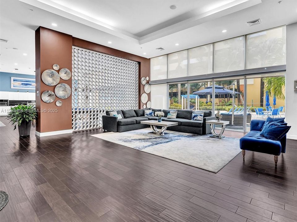 For Rent: $2,975 (2 beds, 2 baths, 1179 Square Feet)