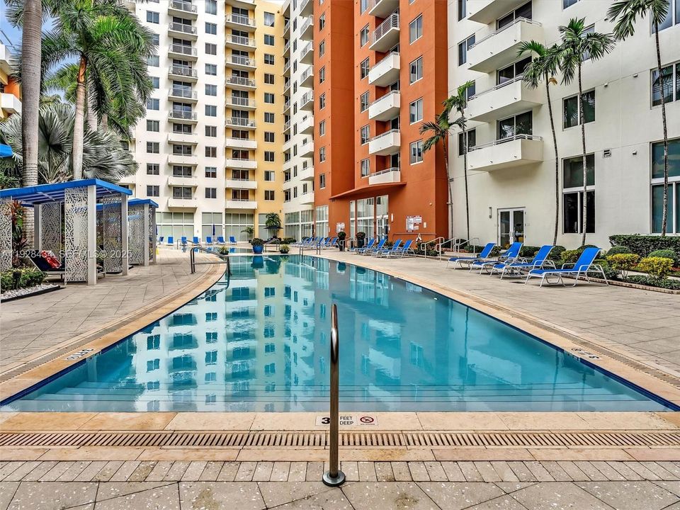 For Rent: $2,975 (2 beds, 2 baths, 1179 Square Feet)