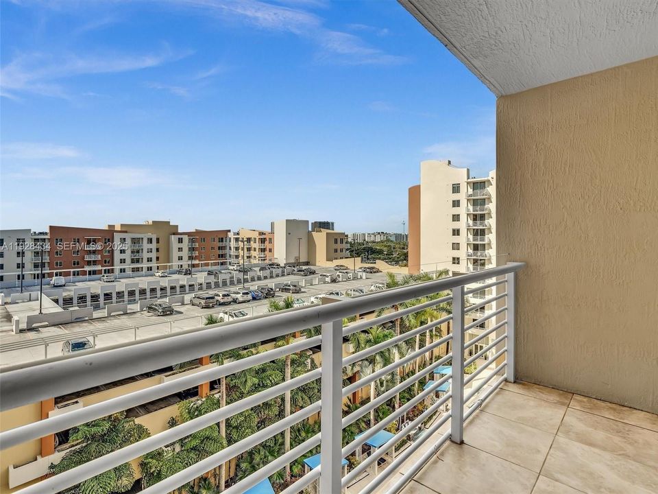 For Rent: $2,975 (2 beds, 2 baths, 1179 Square Feet)