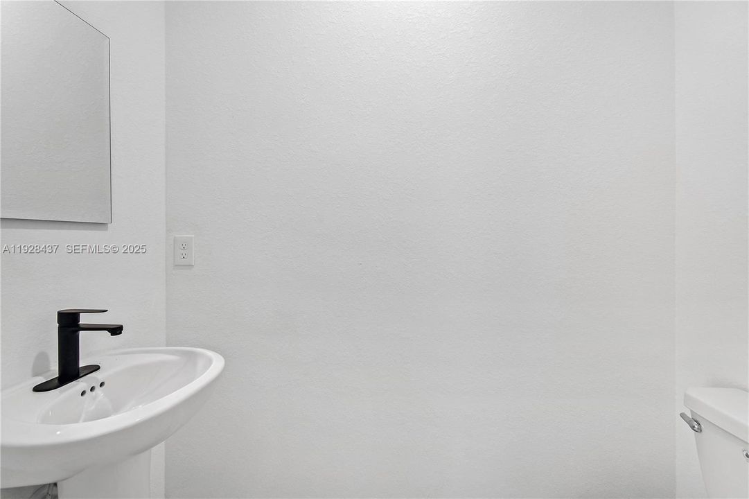 На продажу: $349,900 (3 спален, 2 ванн, 0 Квадратных фут)