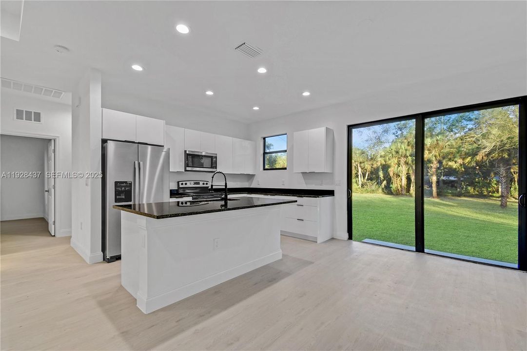 На продажу: $349,900 (3 спален, 2 ванн, 0 Квадратных фут)