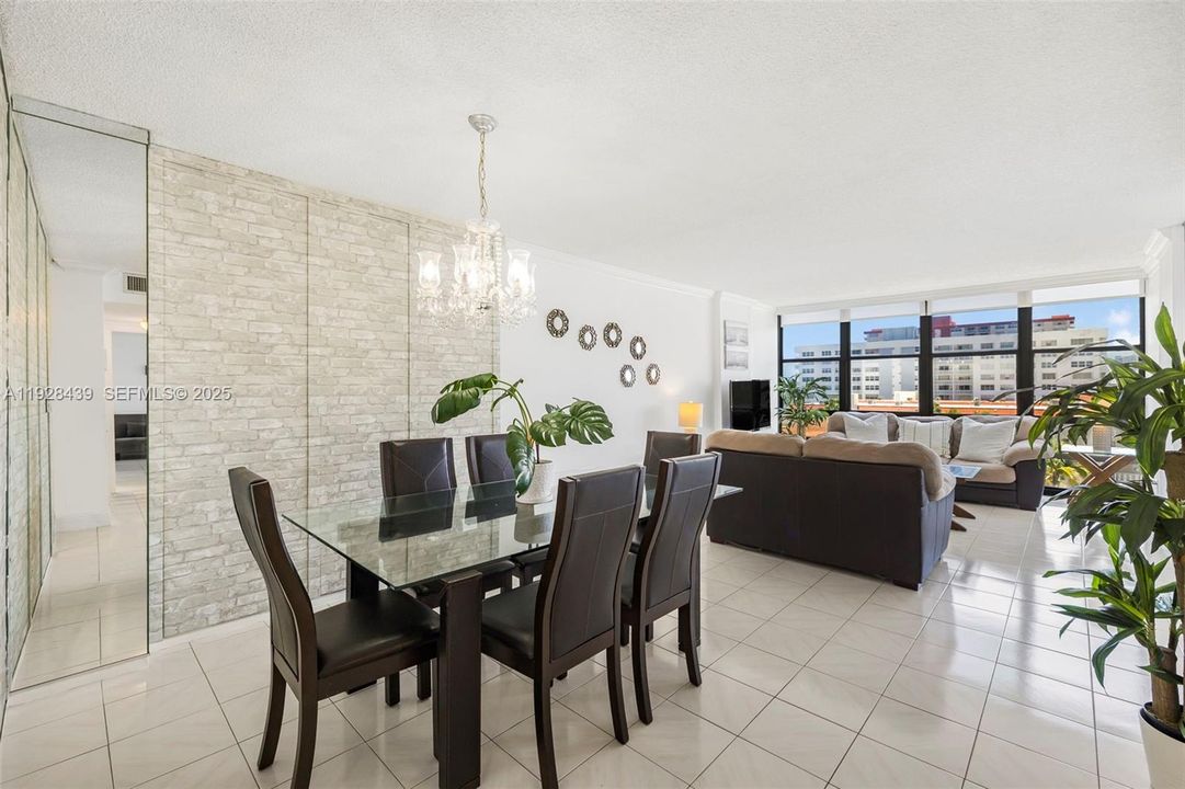 На продажу: $343,500 (2 спален, 2 ванн, 1020 Квадратных фут)