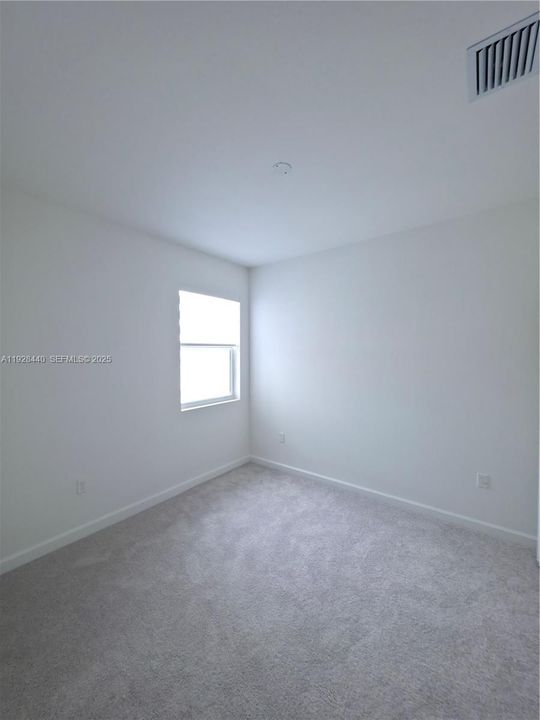 For Rent: $2,200 (3 beds, 2 baths, 1414 Square Feet)