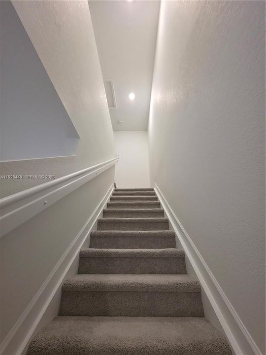 For Rent: $2,200 (3 beds, 2 baths, 1414 Square Feet)