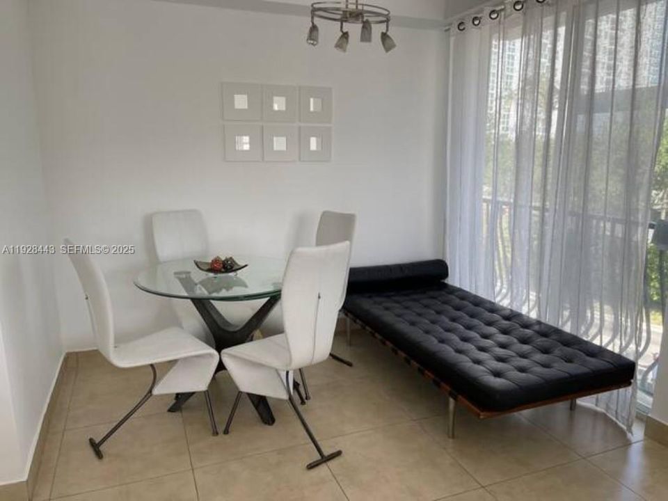 На продажу: $399,000 (1 спален, 1 ванн, 1036 Квадратных фут)