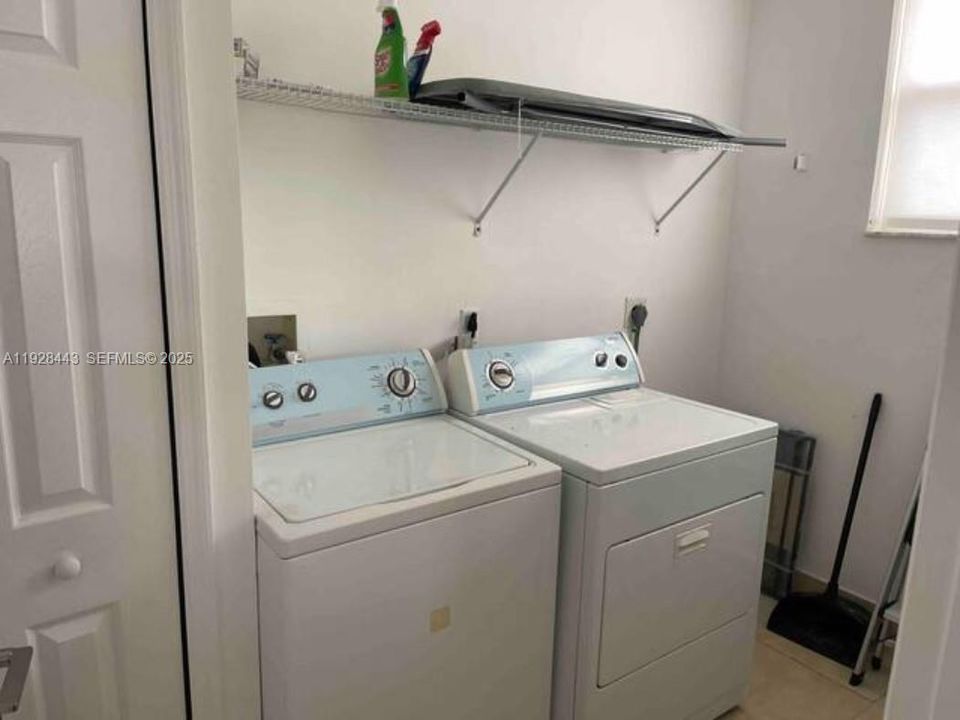 На продажу: $399,000 (1 спален, 1 ванн, 1036 Квадратных фут)