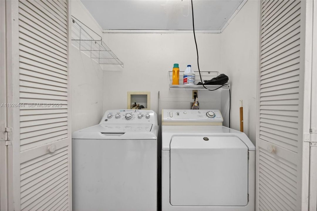 待售: $294,900 (2 贝兹, 2 浴室, 1284 平方英尺)