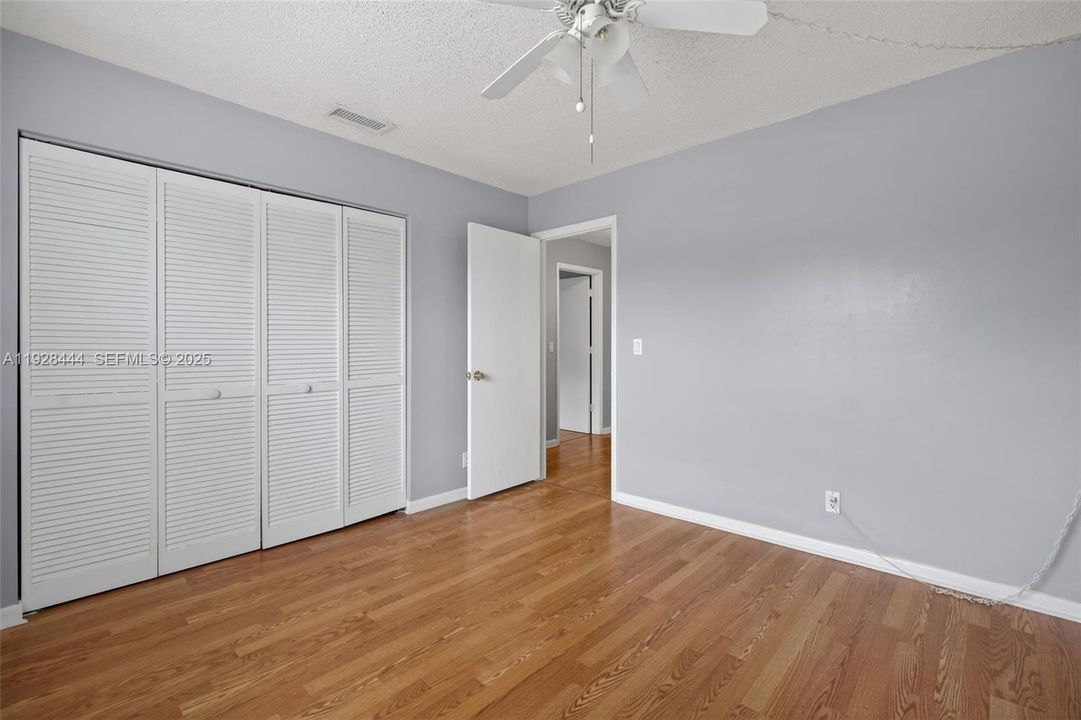 待售: $294,900 (2 贝兹, 2 浴室, 1284 平方英尺)