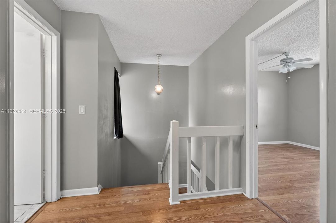 待售: $294,900 (2 贝兹, 2 浴室, 1284 平方英尺)