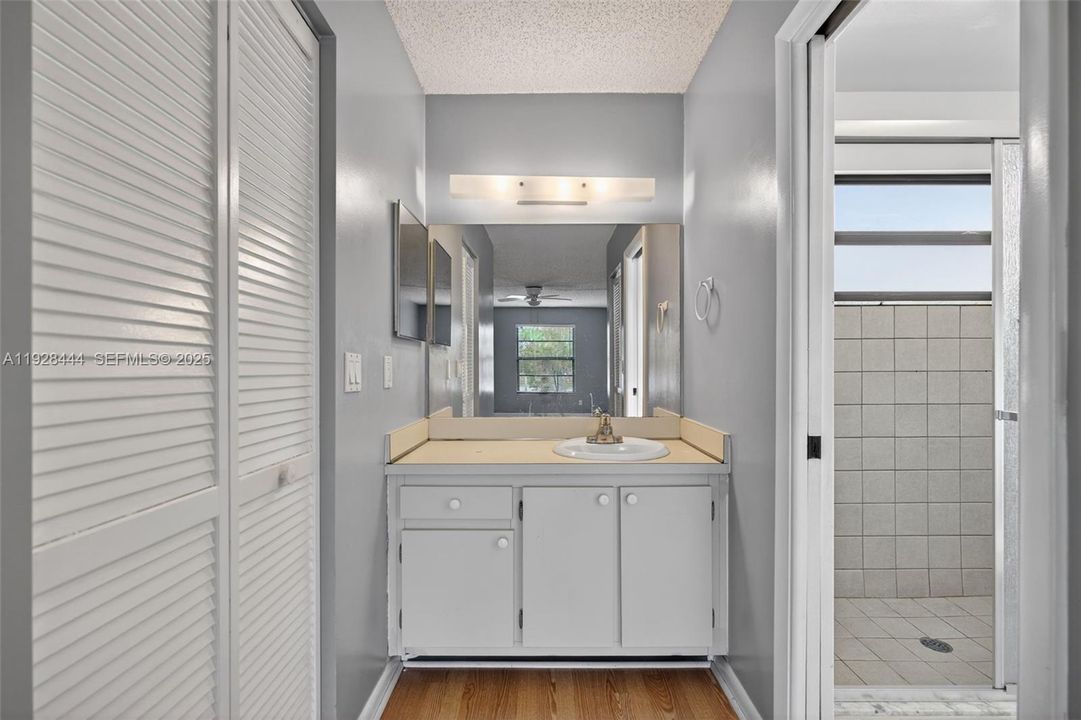 待售: $294,900 (2 贝兹, 2 浴室, 1284 平方英尺)