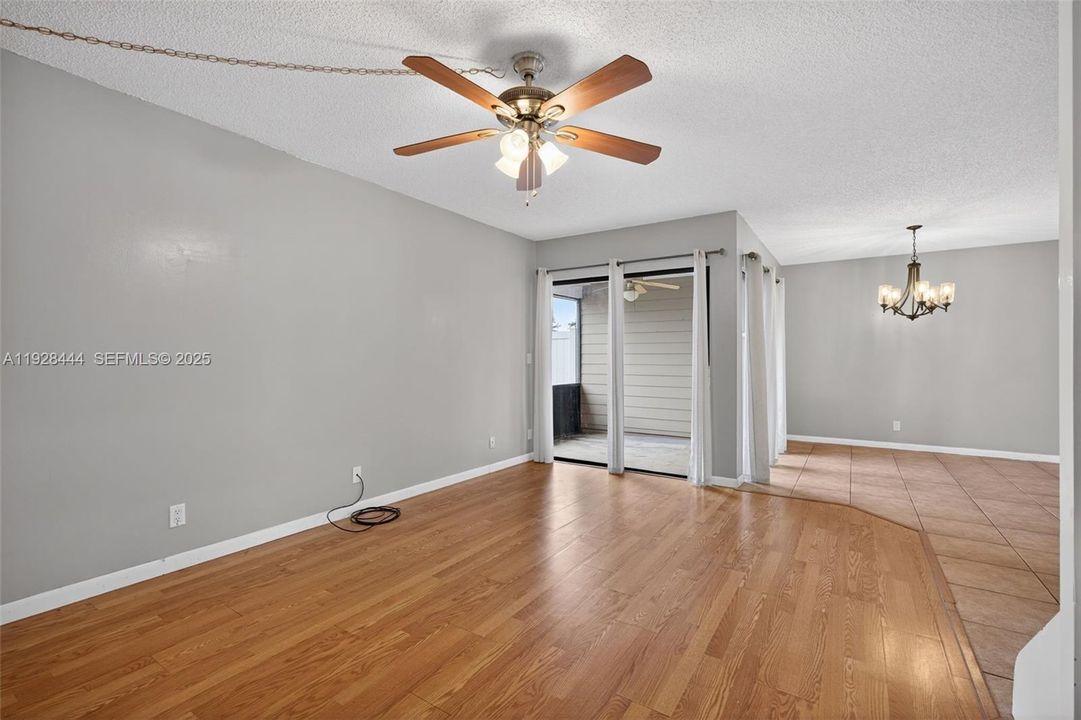 待售: $294,900 (2 贝兹, 2 浴室, 1284 平方英尺)