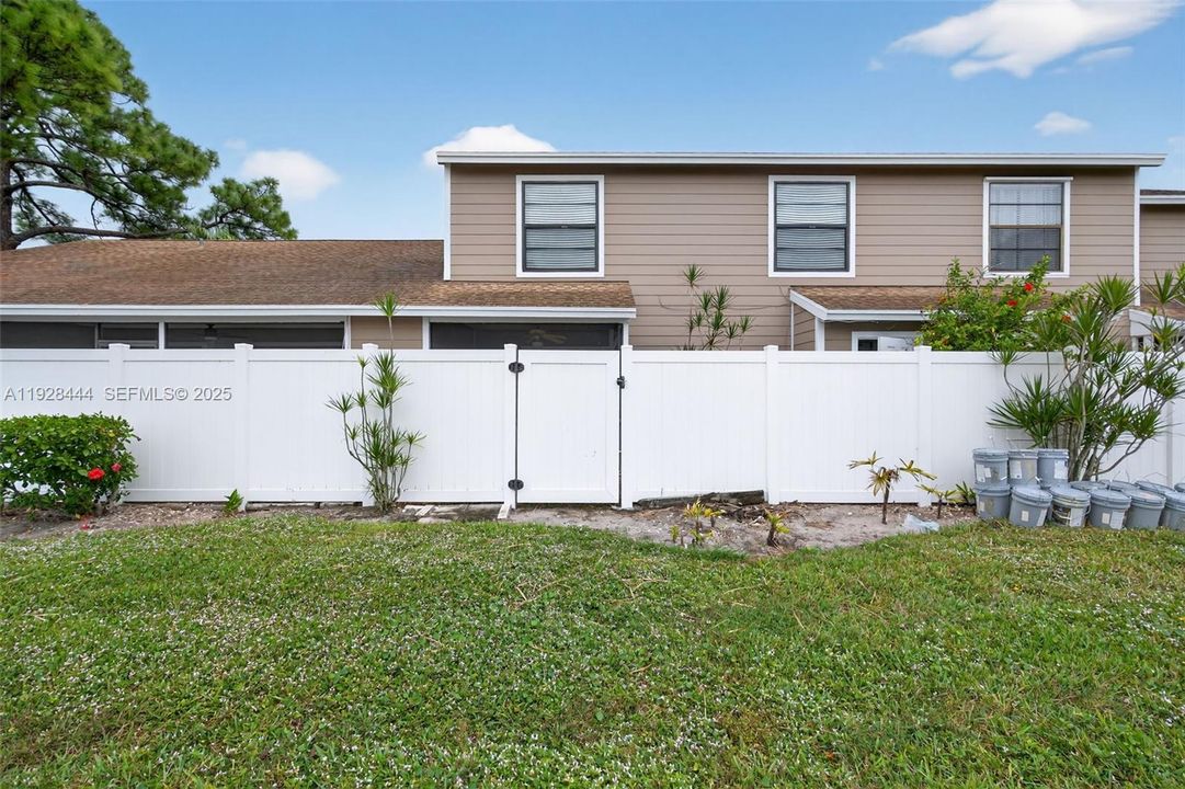 待售: $294,900 (2 贝兹, 2 浴室, 1284 平方英尺)