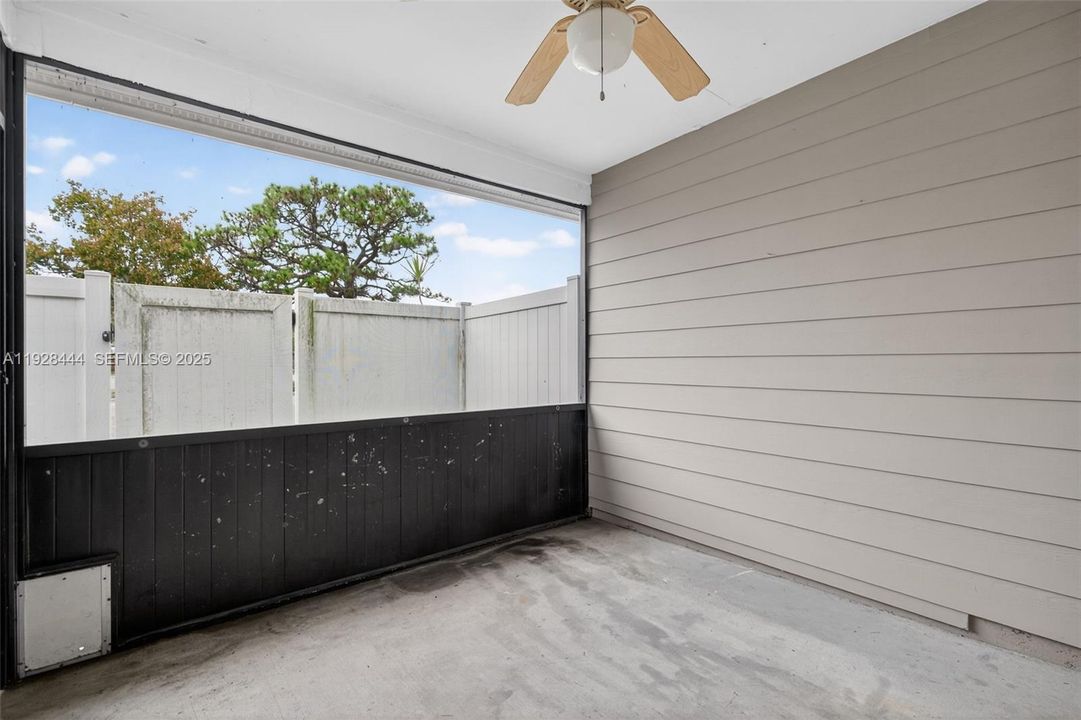 待售: $294,900 (2 贝兹, 2 浴室, 1284 平方英尺)