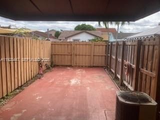 For Sale: $355,000 (2 beds, 1 baths, 962 Square Feet)