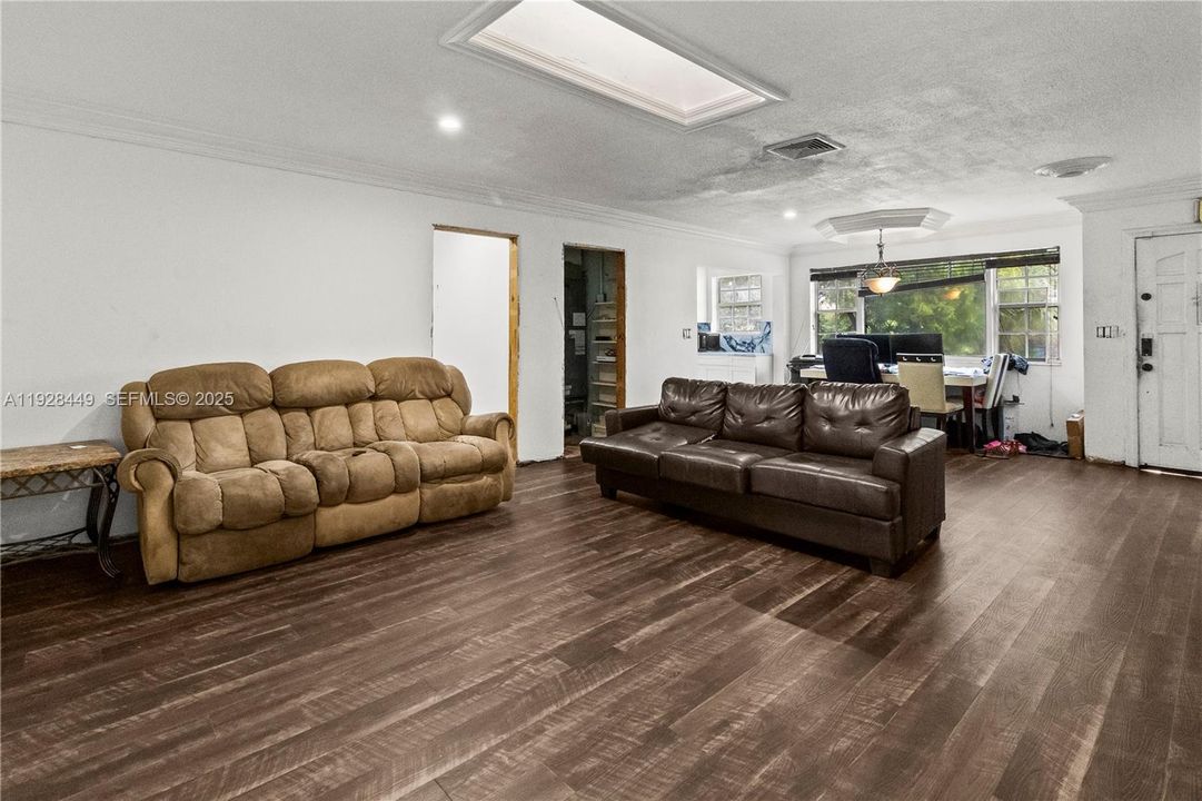 For Sale: $510,000 (0 beds, 0 baths, 2096 Square Feet)