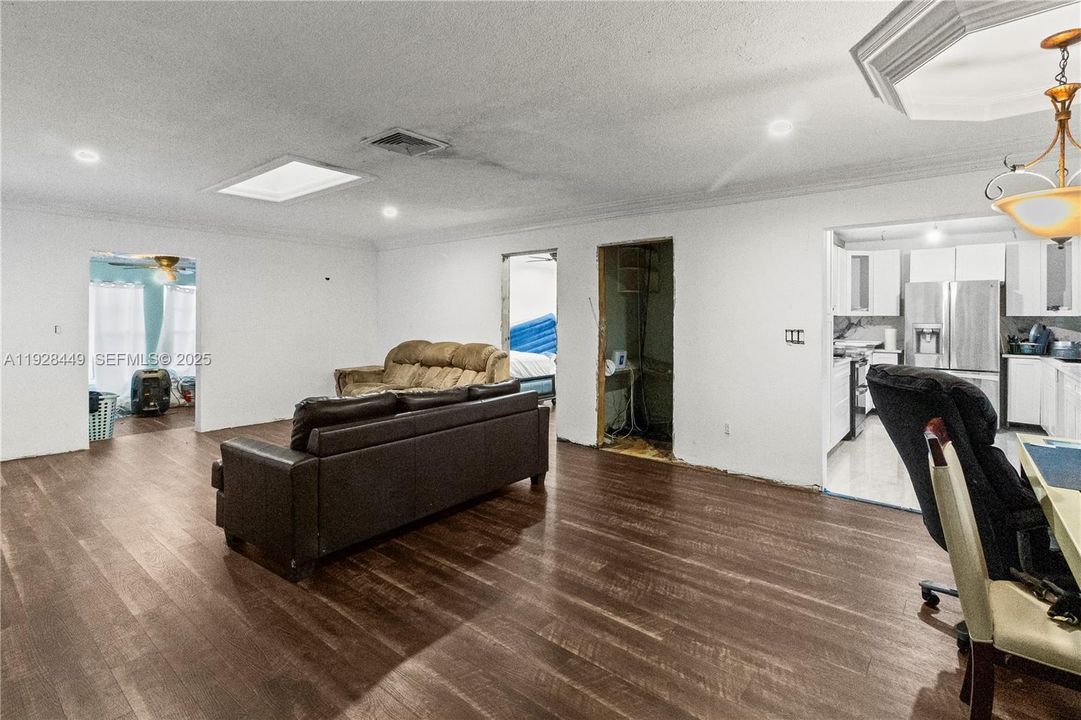 For Sale: $510,000 (0 beds, 0 baths, 2096 Square Feet)