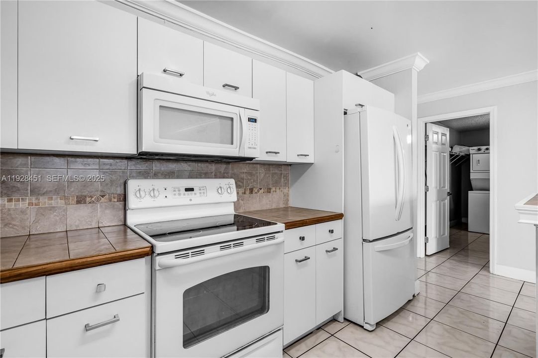 En Renta: $1,800 (2 camas, 1 baños, 1075 Pies cuadrados)