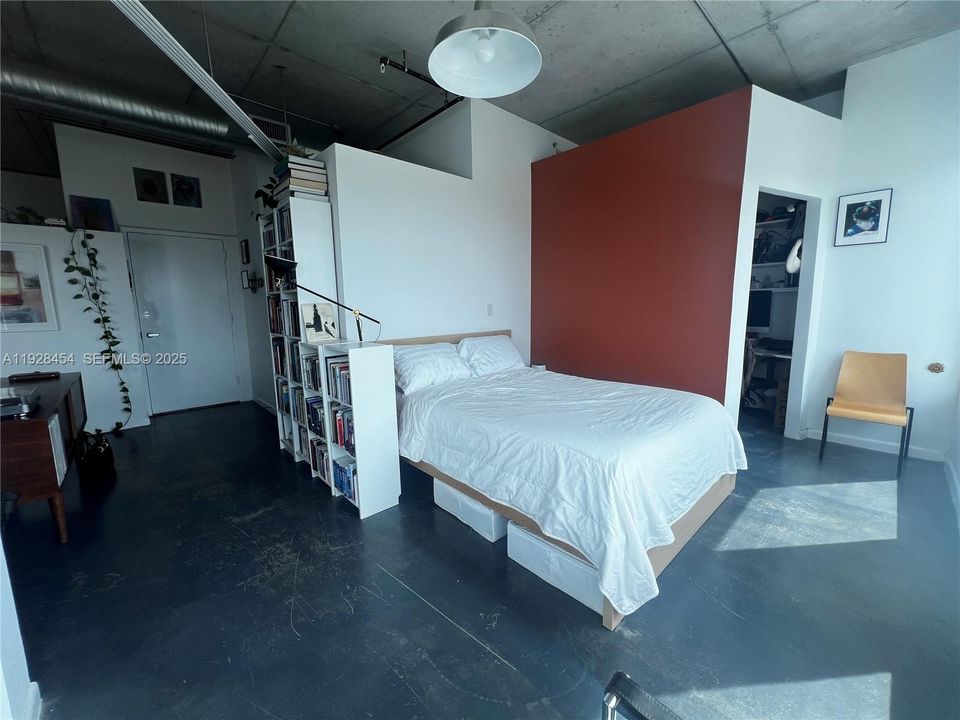 待售: $349,000 (1 贝兹, 1 浴室, 728 平方英尺)