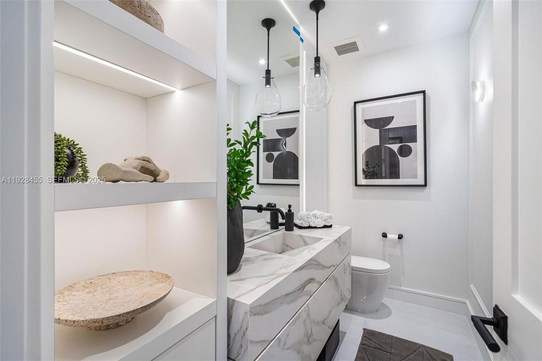 For Sale: $6,900,000 (5 beds, 6 baths, 0 Square Feet)