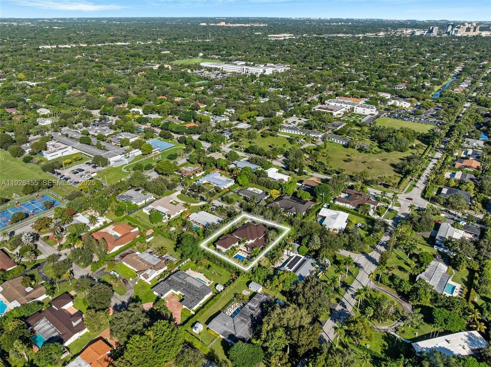 For Sale: $6,900,000 (5 beds, 6 baths, 0 Square Feet)