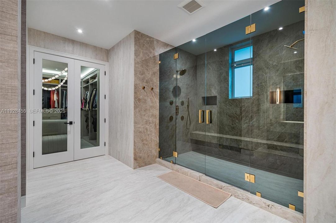 For Sale: $6,900,000 (5 beds, 6 baths, 0 Square Feet)