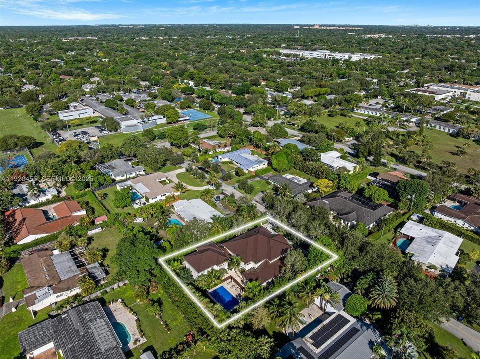 For Sale: $6,900,000 (5 beds, 6 baths, 0 Square Feet)