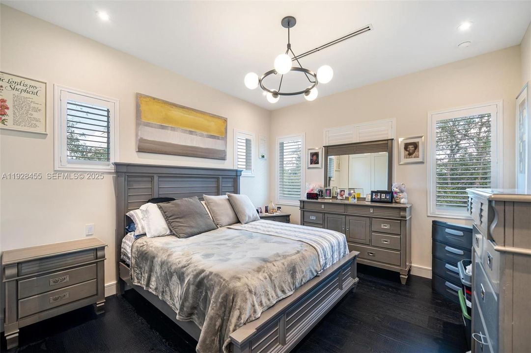 For Sale: $6,900,000 (5 beds, 6 baths, 0 Square Feet)