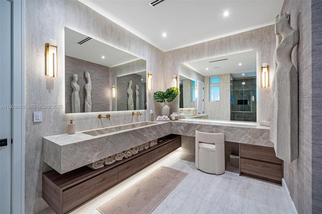 For Sale: $6,900,000 (5 beds, 6 baths, 0 Square Feet)