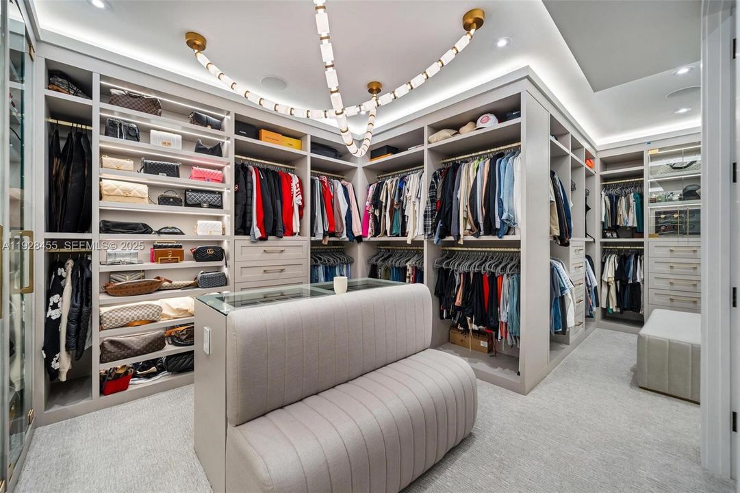 For Sale: $6,900,000 (5 beds, 6 baths, 0 Square Feet)