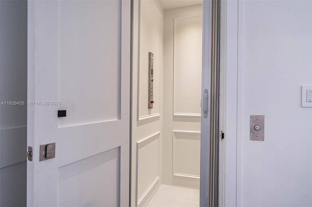 For Sale: $6,900,000 (5 beds, 6 baths, 0 Square Feet)