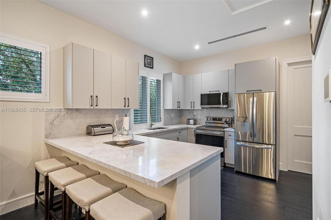 For Sale: $6,900,000 (5 beds, 6 baths, 0 Square Feet)