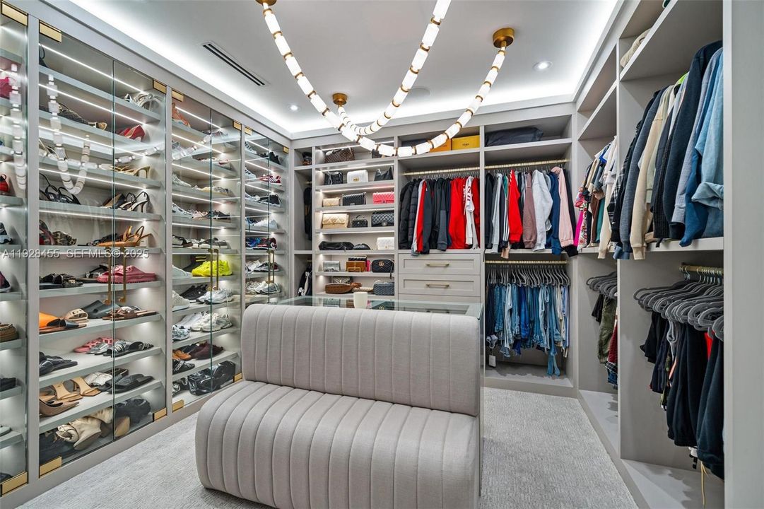 For Sale: $6,900,000 (5 beds, 6 baths, 0 Square Feet)