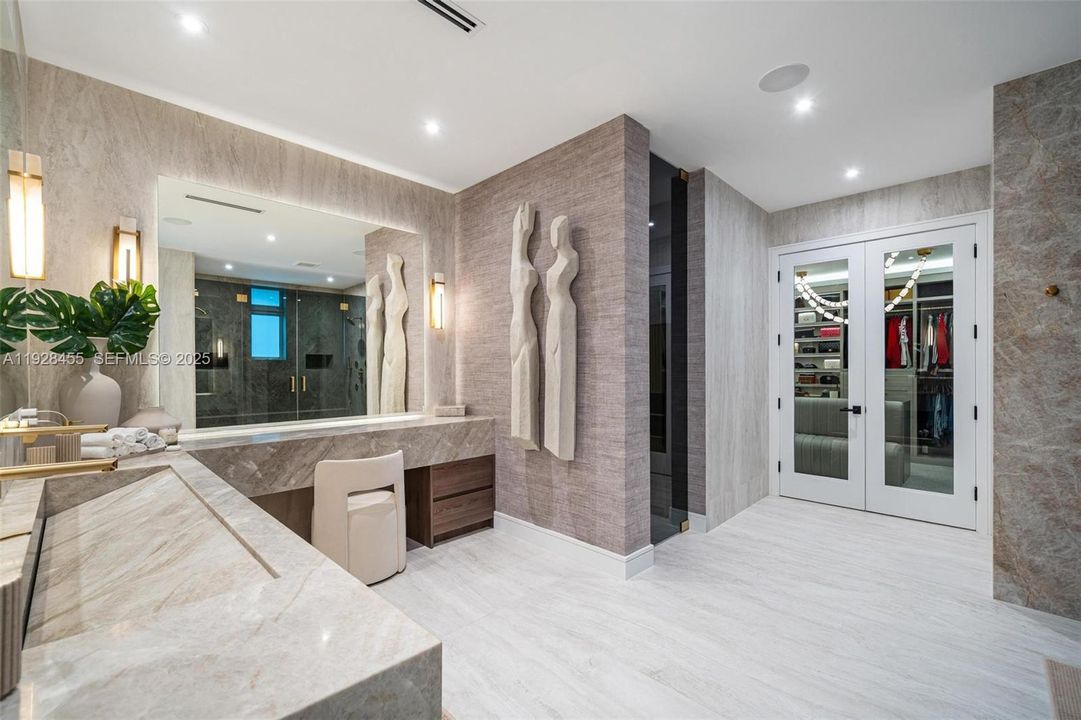 For Sale: $6,900,000 (5 beds, 6 baths, 0 Square Feet)