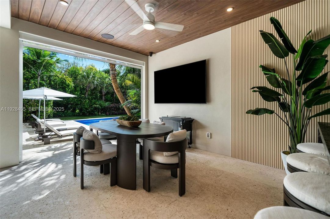 For Sale: $6,900,000 (5 beds, 6 baths, 0 Square Feet)