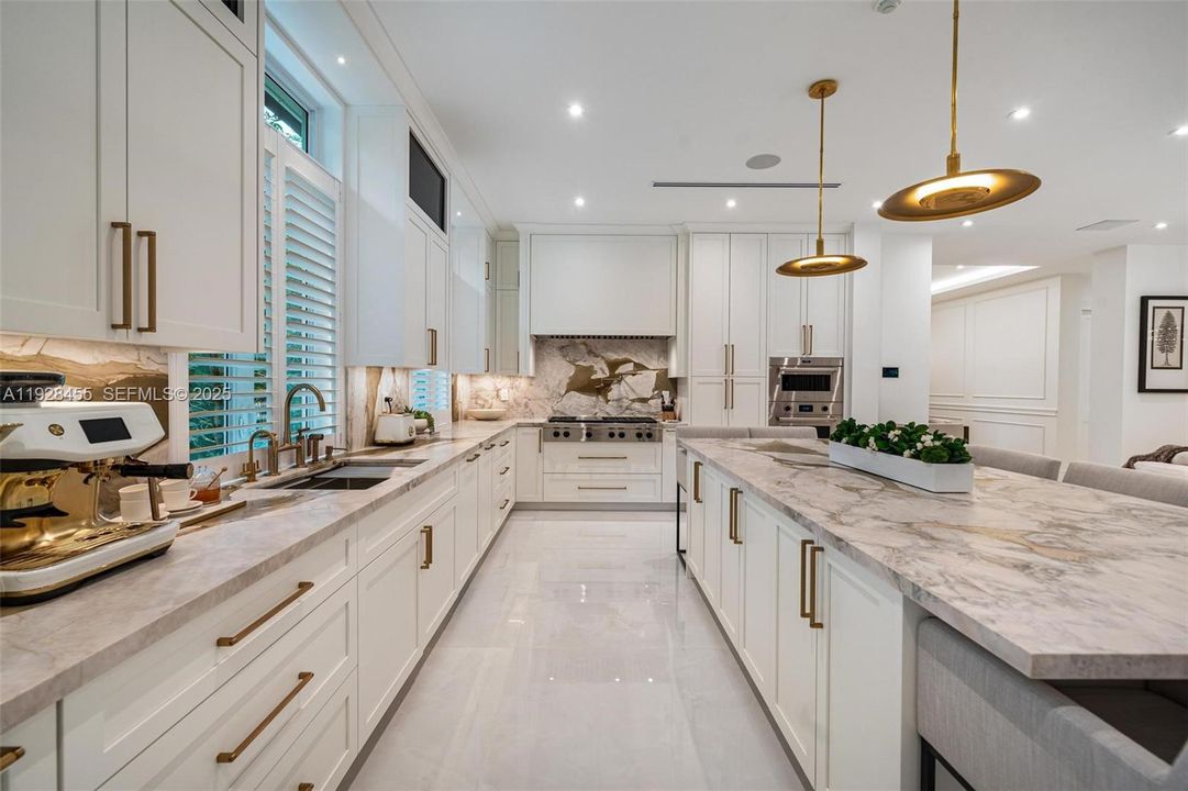 For Sale: $6,900,000 (5 beds, 6 baths, 0 Square Feet)