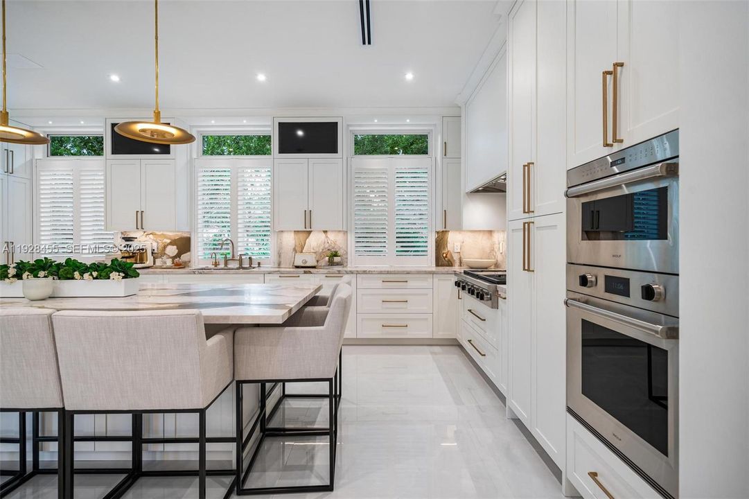 For Sale: $6,900,000 (5 beds, 6 baths, 0 Square Feet)