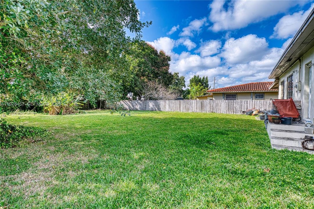 待售: $899,000 (3 贝兹, 2 浴室, 1550 平方英尺)