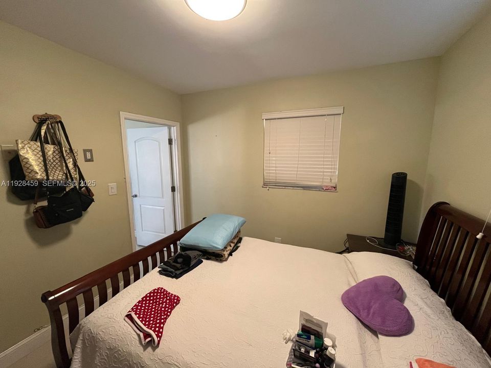 В аренду: $5,500 (5 спален, 3 ванн, 1827 Квадратных фут)