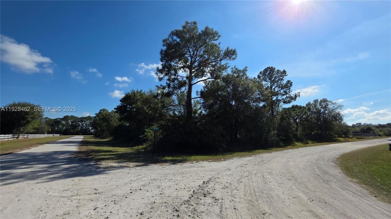 For Sale: $48,300 (1.06 acres)