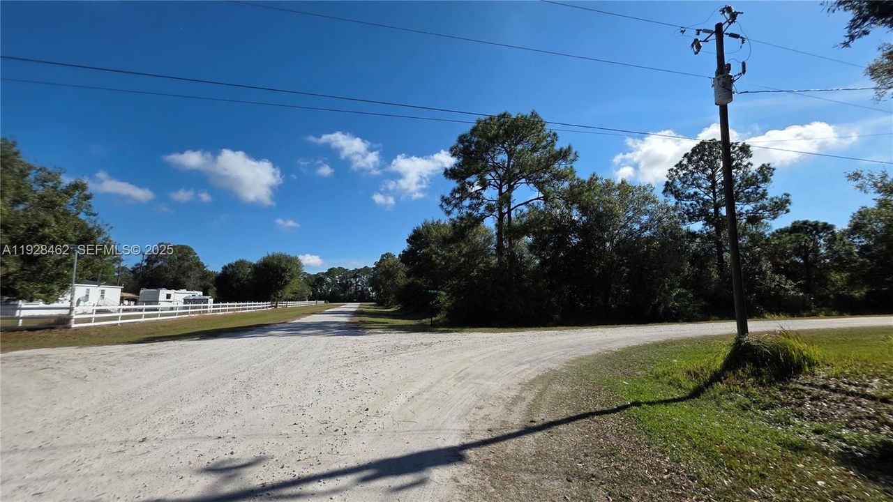 For Sale: $48,300 (1.06 acres)