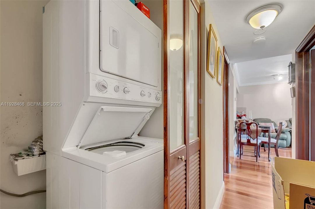 For Rent: $2,400 (2 beds, 2 baths, 1020 Square Feet)