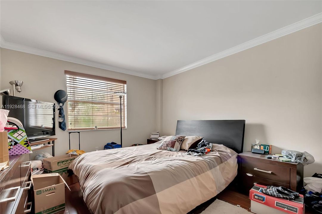 For Rent: $2,400 (2 beds, 2 baths, 1020 Square Feet)