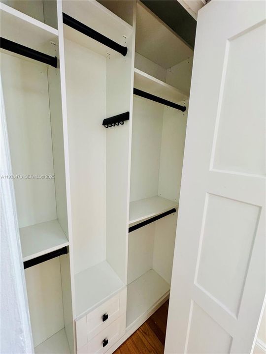 Custom California closets for the bedroom