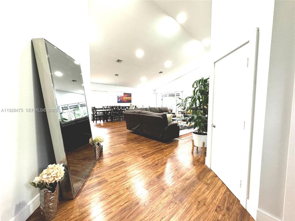 En Renta: $4,000 (3 camas, 2 baños, 2368 Pies cuadrados)