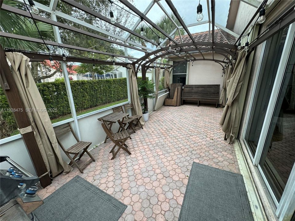 En Renta: $4,000 (3 camas, 2 baños, 2368 Pies cuadrados)